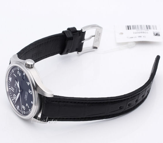 IWC Pilots Classic Automatic winding Men's Pilots watch IW325501