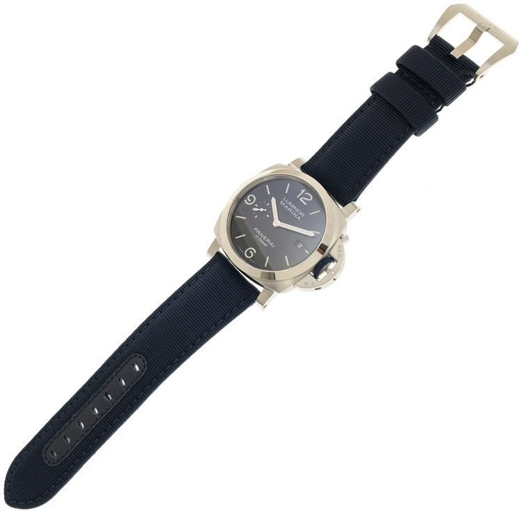 Panerai Luminor Automatic winding Men's dress watch PAM01157