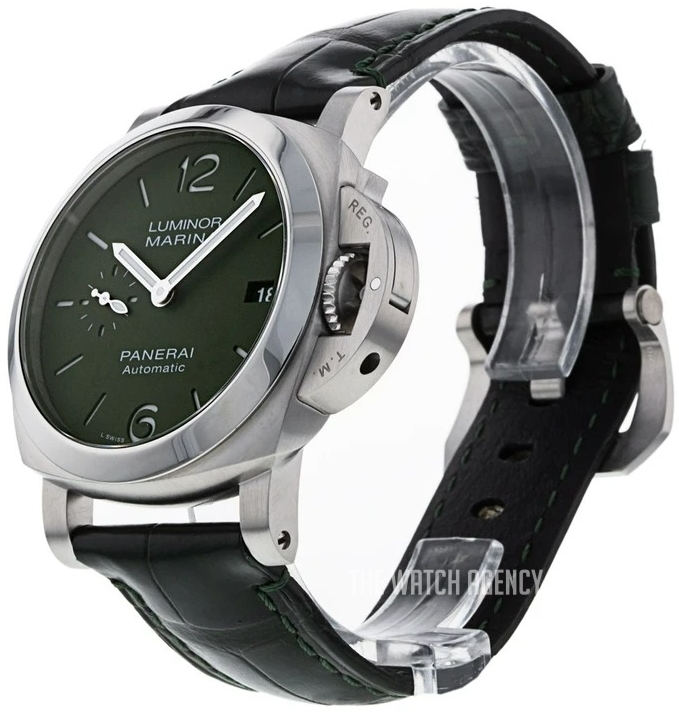 Panerai Luminor Automatic winding Men's dress watch PAM01304