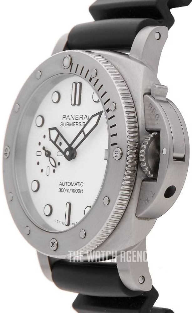 Panerai Submersible Automatic winding Men's divers watch PAM02223