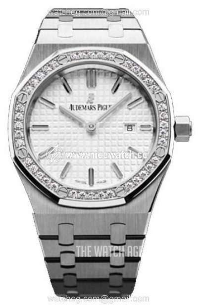 Audemars Piguet Royal Oak Quartz (battery powered) Ladies dress watch 67651ST.ZZ.1261ST.01