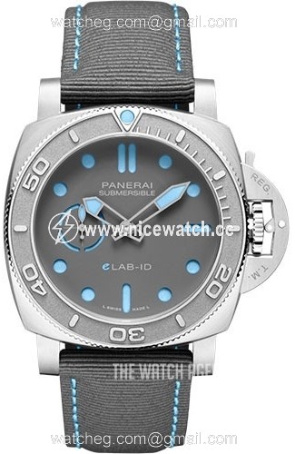 Panerai Submersible Automatic winding Men's divers watch PAM01225