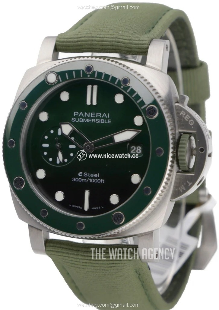 Panerai Submersible Automatic winding Men's divers watch PAM01287