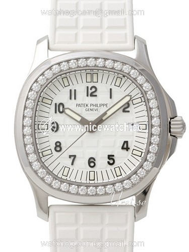 Patek Philippe Aquanaut Quartz (battery powered) Men's Marine / dress watch 5067A/011